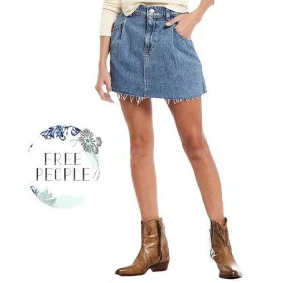 🎩🗝️ NWT $78 FREE PEOPLE Cosmico Denim Mini Skirt (Rain)  Multiple Sizes - Picture 1 of 4